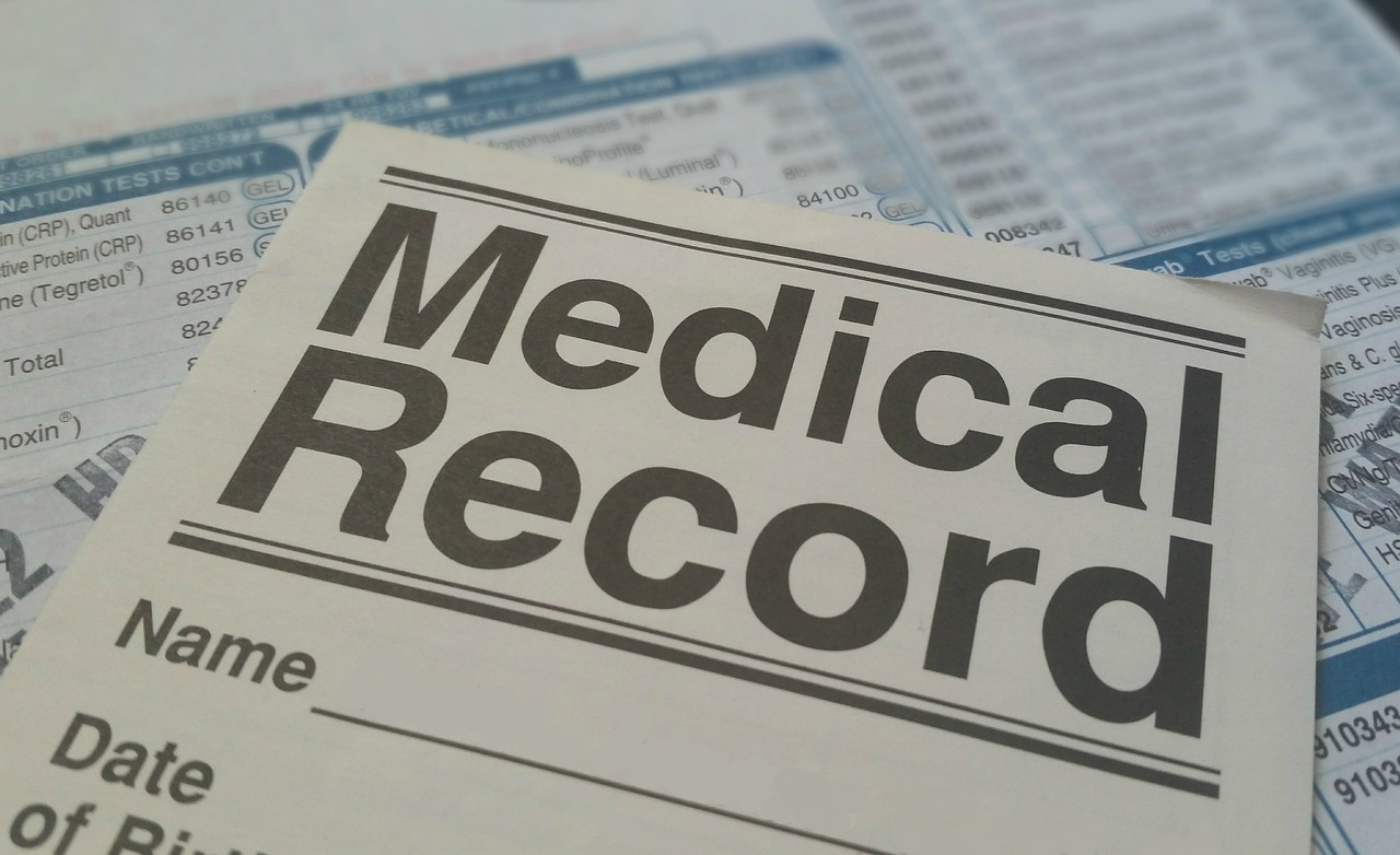 Image of a folder that says medical record